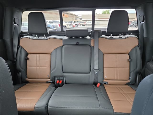 Used 2025 Chevrolet Silverado 1500 High Country w/ High Country Premium Package AWD/4WD image 30