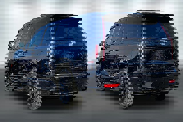 Used 2022 Cadillac Escalade ESV Sport Platinum w/ LPO, ONYX Package image 10