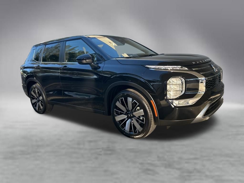 New 2026 Mitsubishi Outlander SE FWD image 2