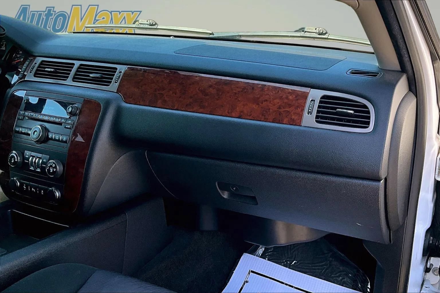 Used 2014 Chevrolet Suburban LS AWD/4WD image 32