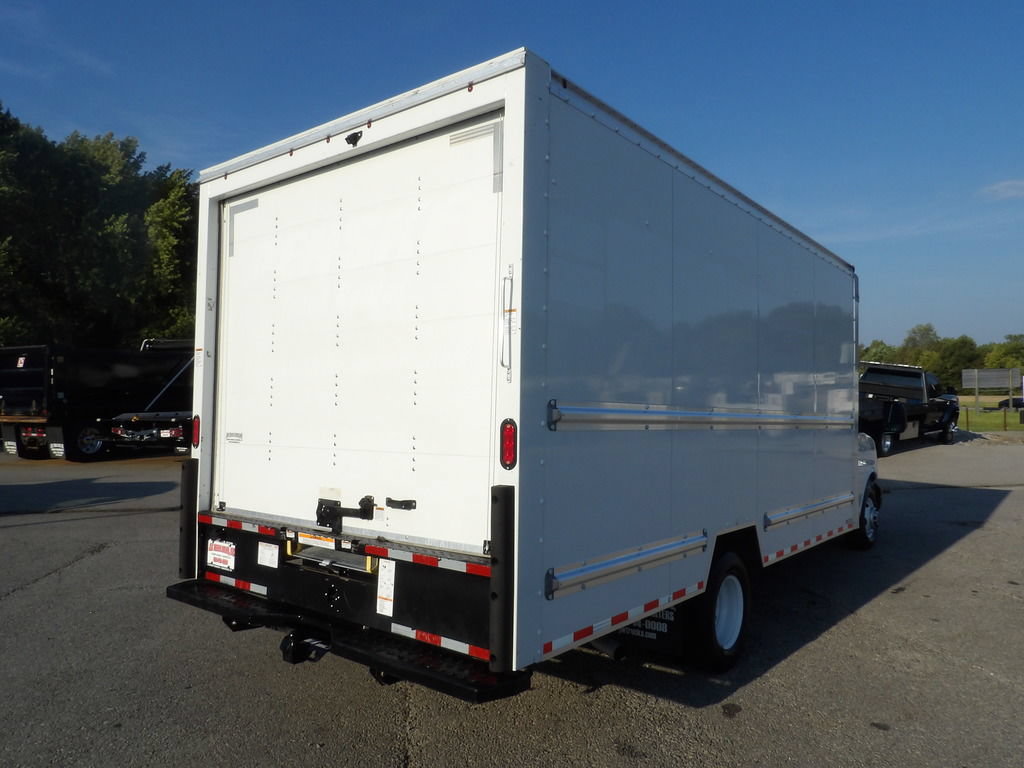 Used 2022 GMC Savana 3500 Extended w/ Power Convenience Package RWD image 7