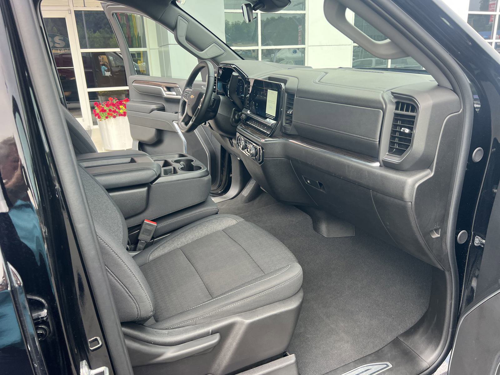 Used 2024 Chevrolet Silverado 1500 LT w/ Protection Package image 26