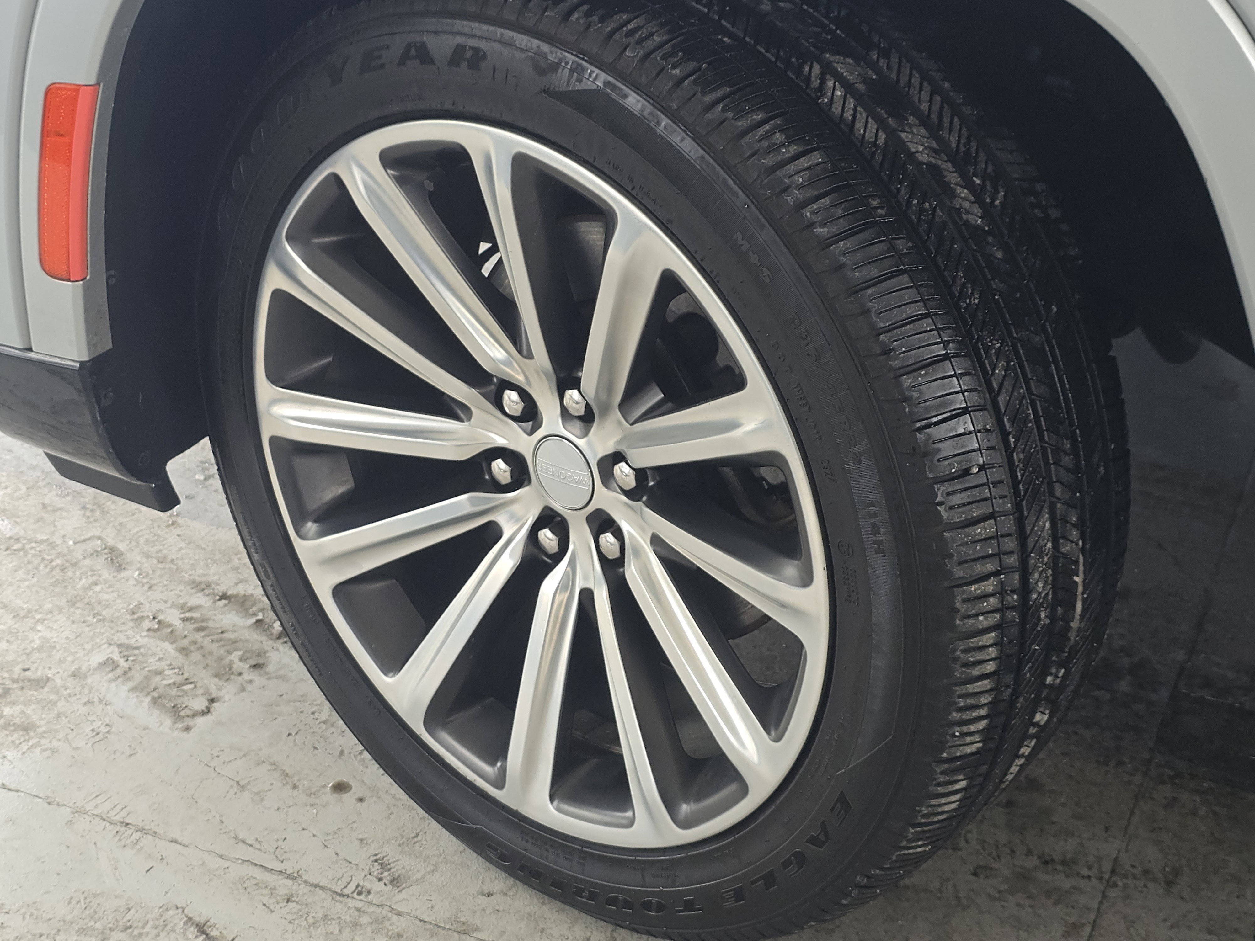 Used 2022 Jeep Grand Wagoneer Series II w/ Convenience Group III image 12