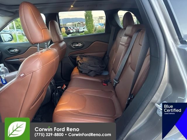 Used 2019 Jeep Cherokee Overland w/ Technology Group AWD/4WD image 14