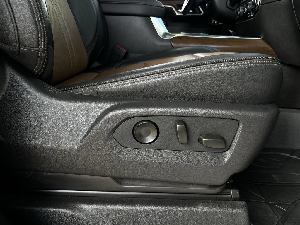 Used 2024 Chevrolet Silverado 3500 High Country w/ High Country Premium Package AWD/4WD image 36