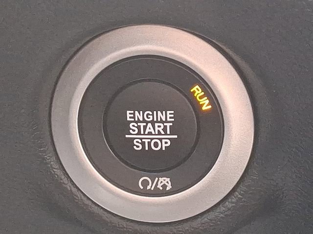 Used 2025 Chrysler Pacifica Select image 23