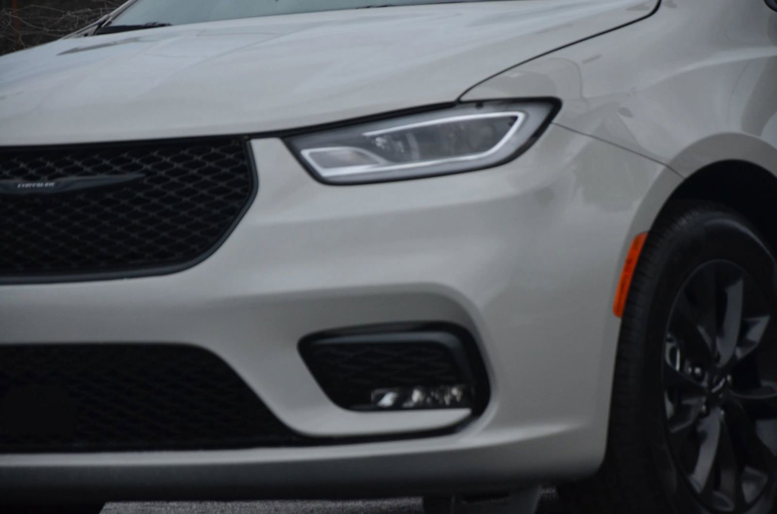 Used 2021 Chrysler Pacifica Touring w/ S Appearance Package image 27