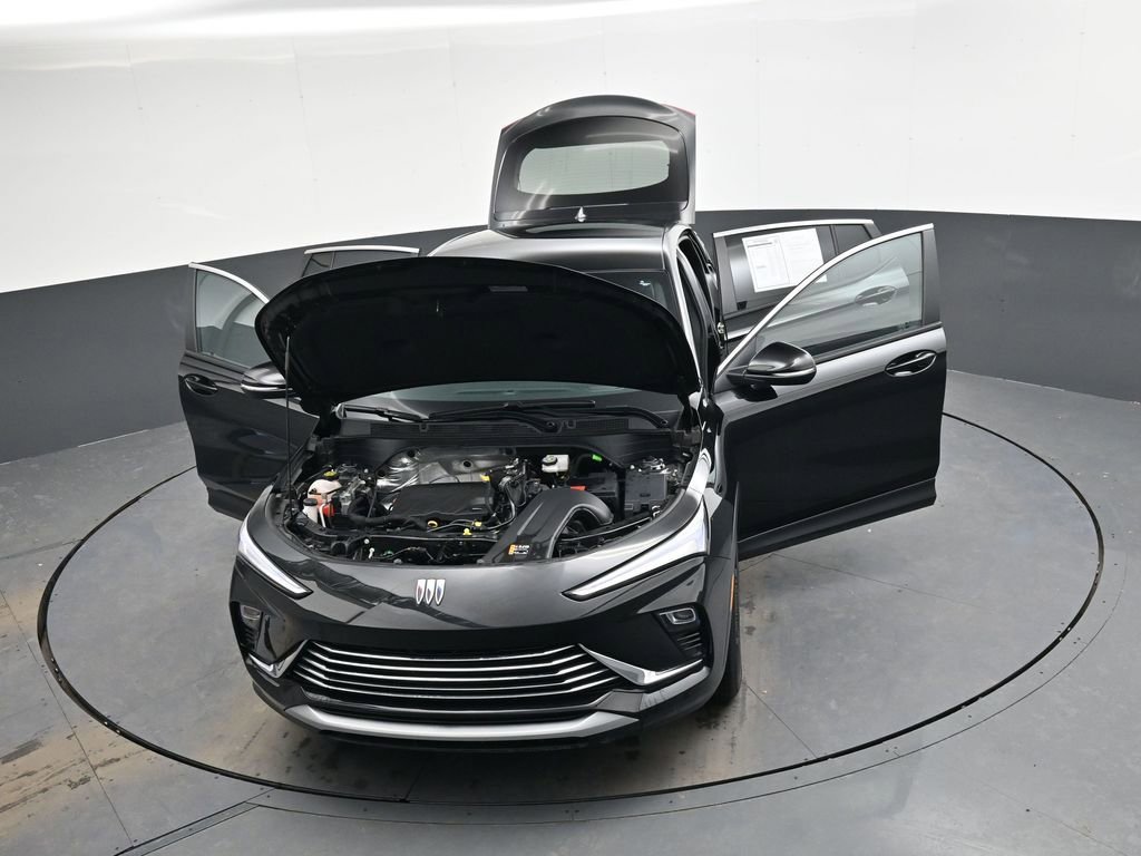 Used 2025 Buick Envista Preferred w/ Advanced Safety Package image 42