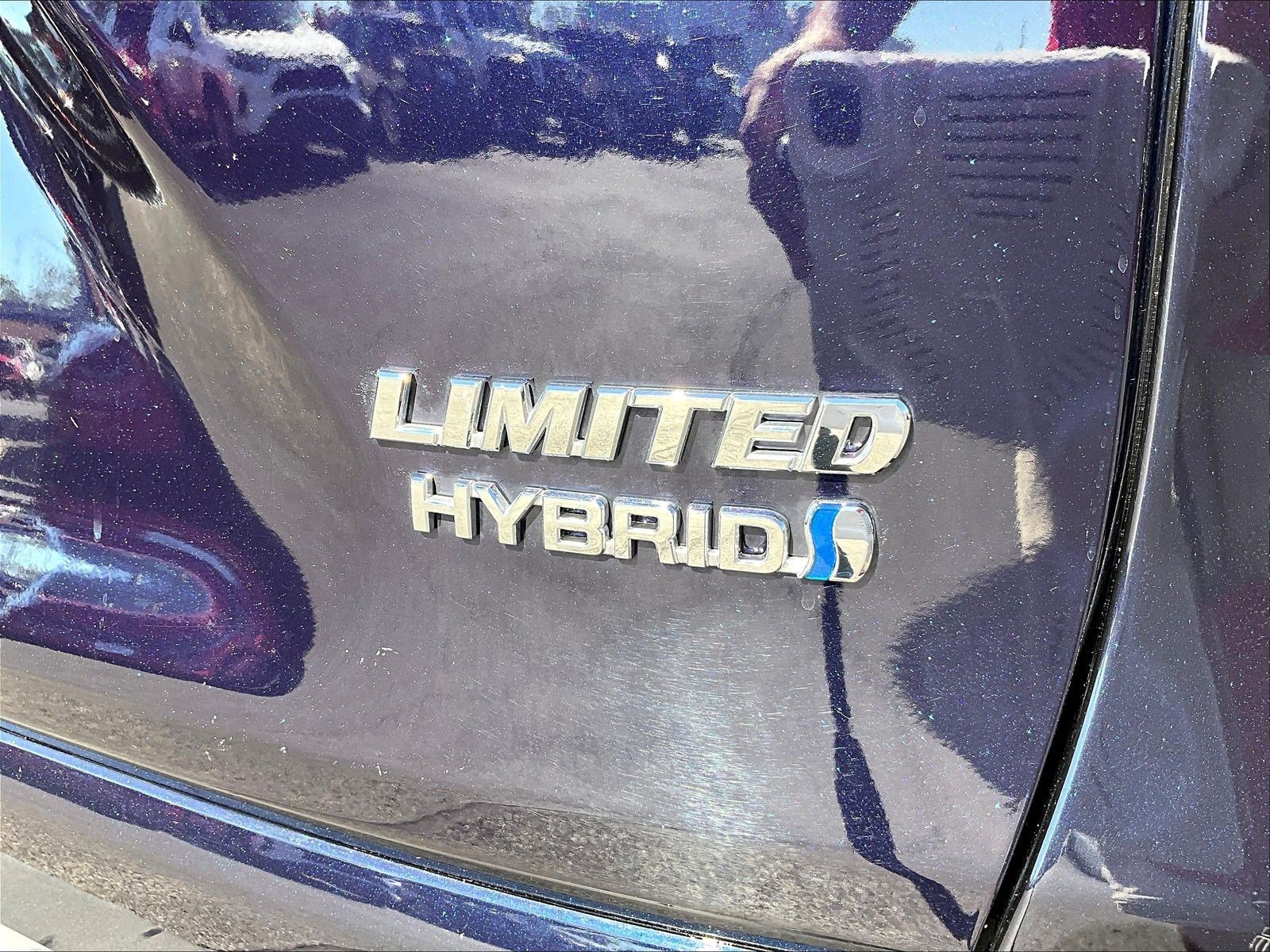 Used 2022 Toyota RAV4 Limited AWD/4WD image 24