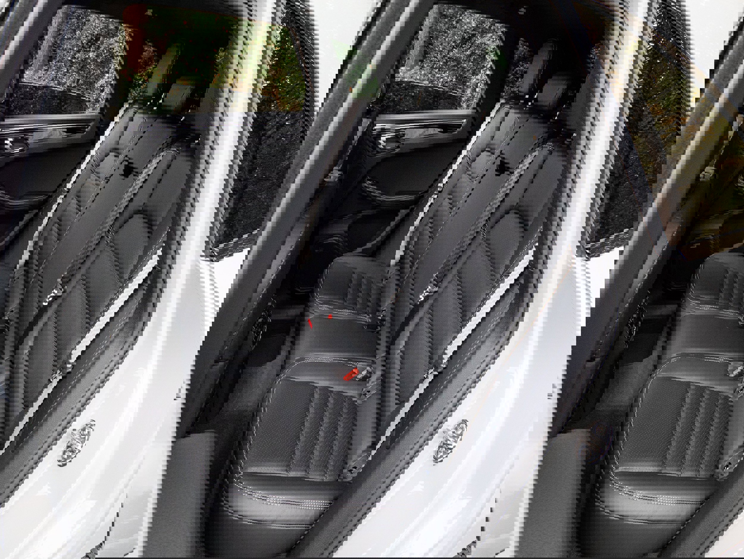 New 2026 Porsche Macan Turbo image 41