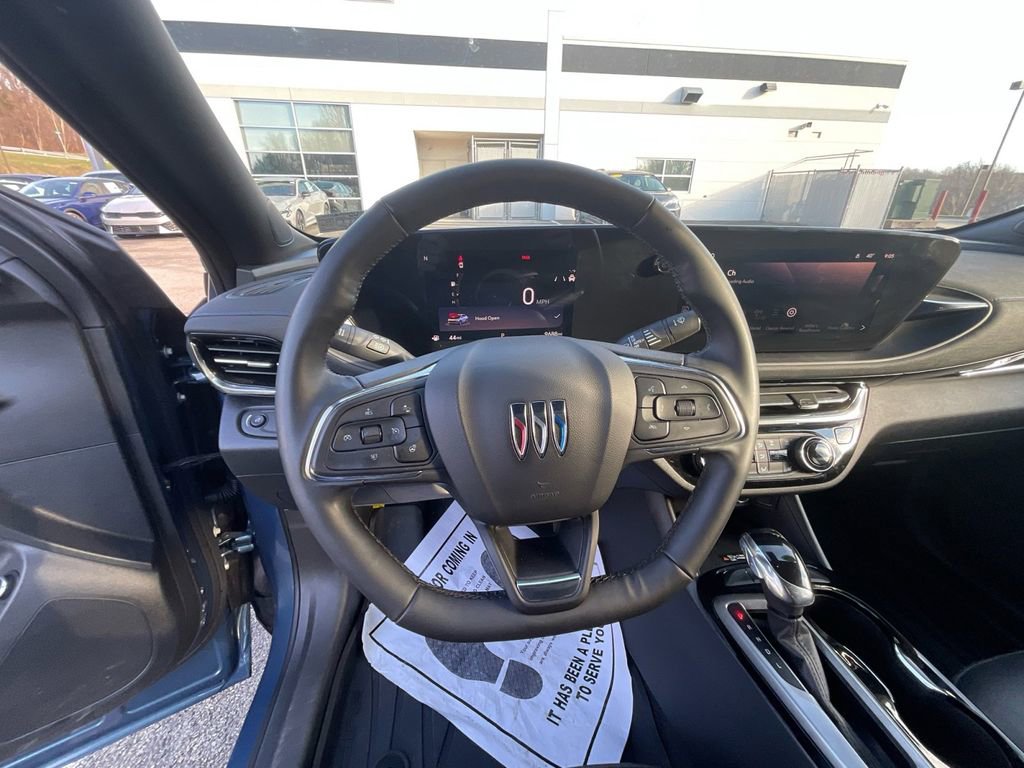 Used 2025 Buick Envista Sport Touring w/ Convenience I Package FWD image 15