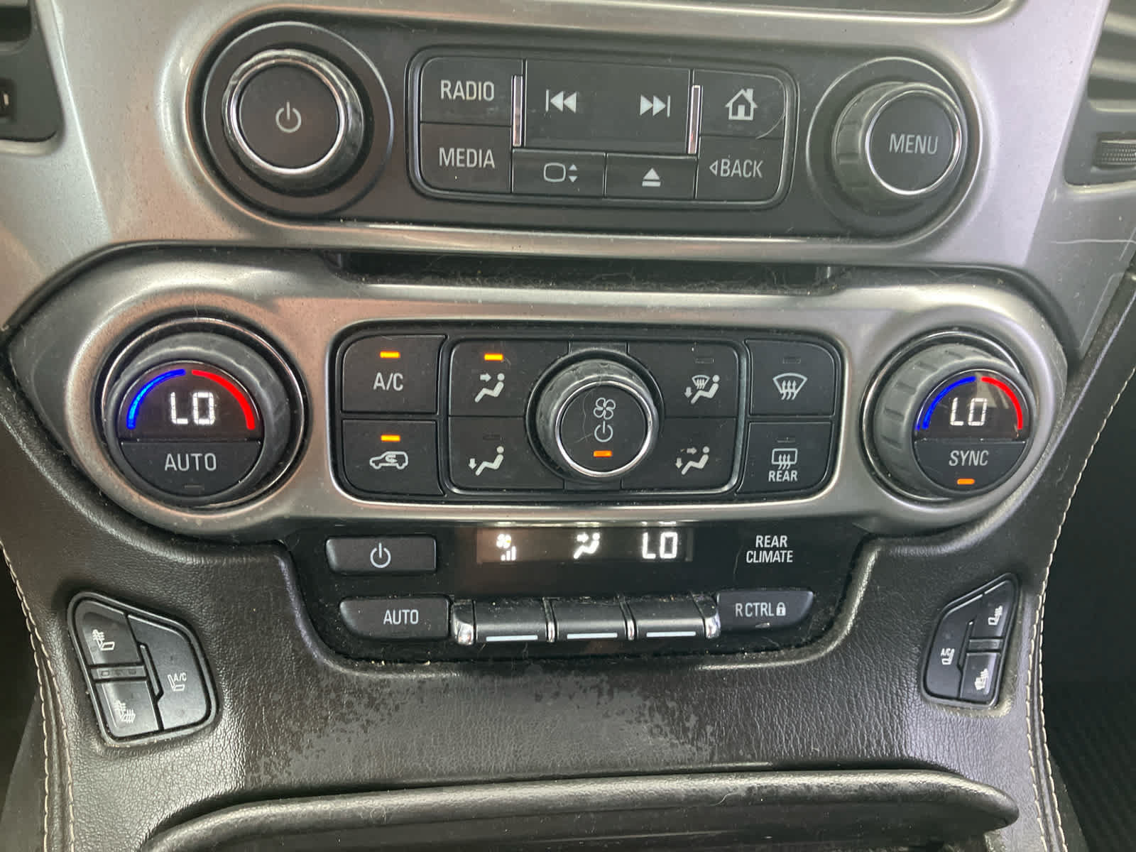 Used 2015 Chevrolet Tahoe LTZ AWD/4WD image 26