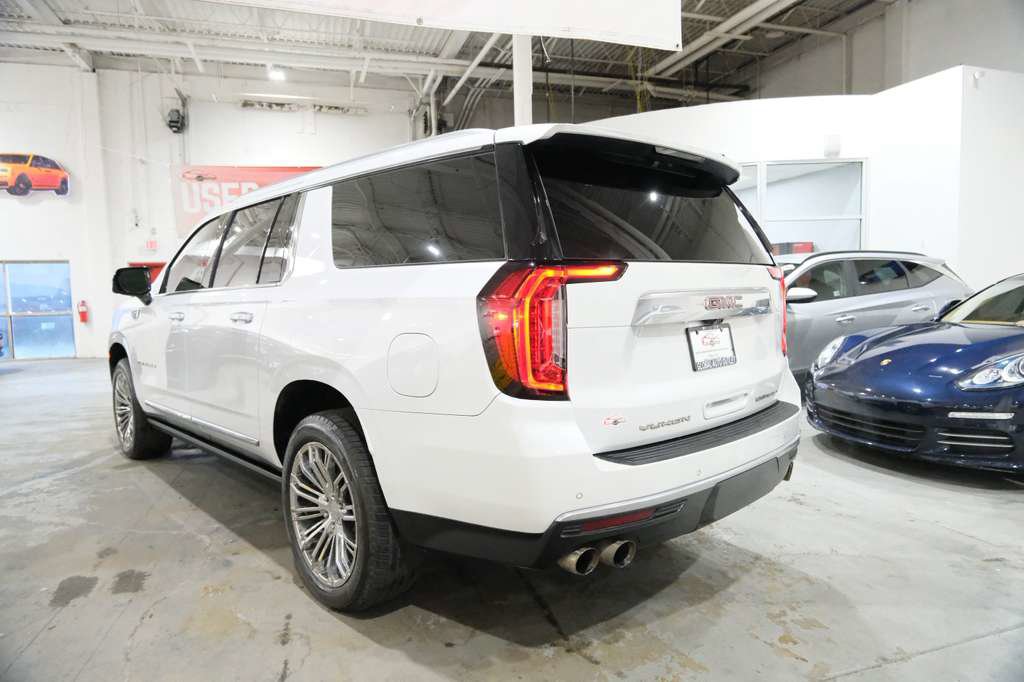 Used 2022 GMC Yukon XL Denali w/ Advanced Technology Package AWD/4WD image 8