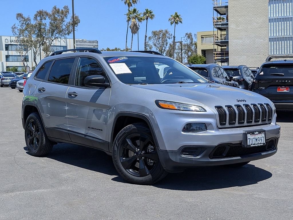 Used 2016 Jeep Cherokee Sport AWD/4WD image 4