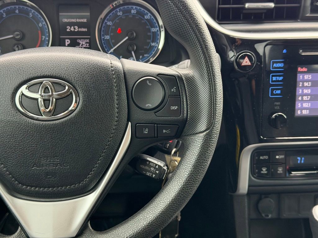 Used 2018 Toyota Corolla LE FWD image 28