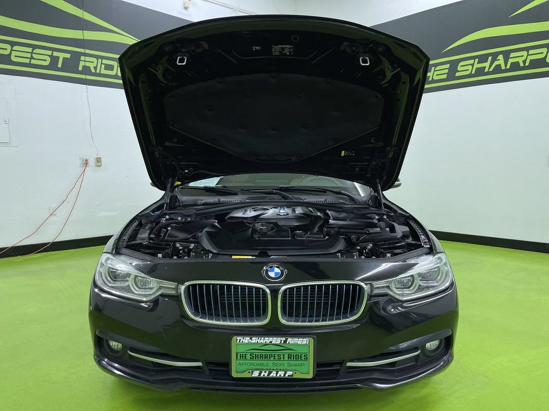 Used 2018 BMW 330e w/ Convenience Package RWD image 4