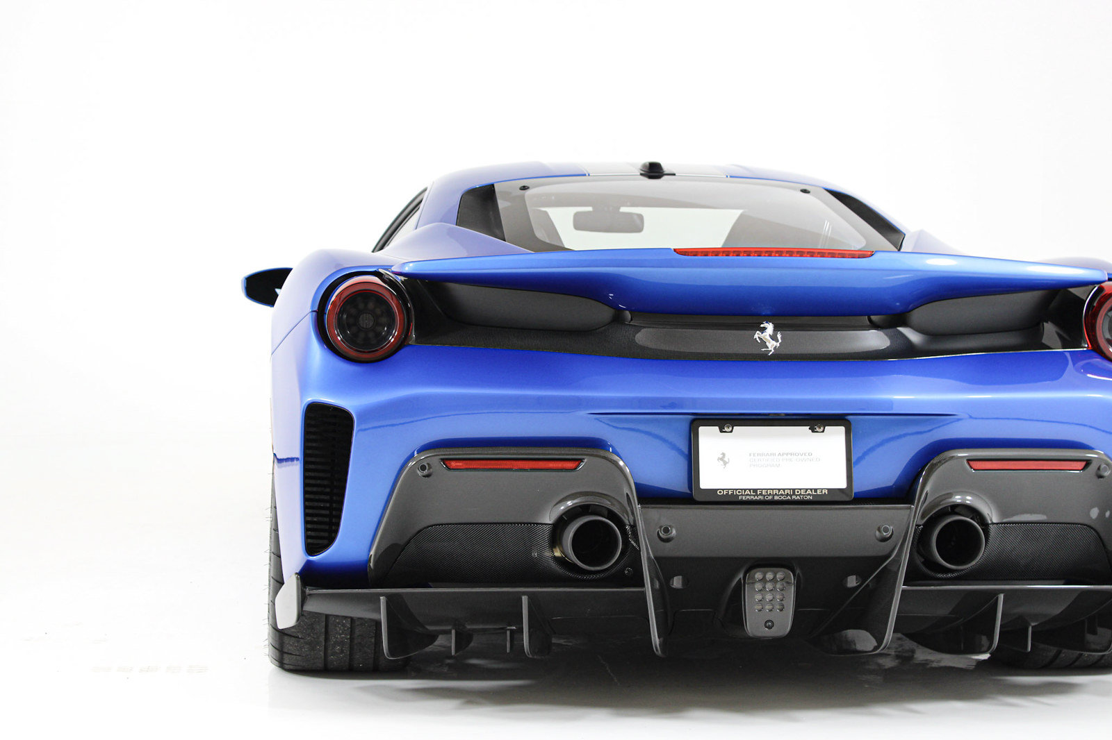 Used 2020 Ferrari 488 Pista Coupe RWD image 17