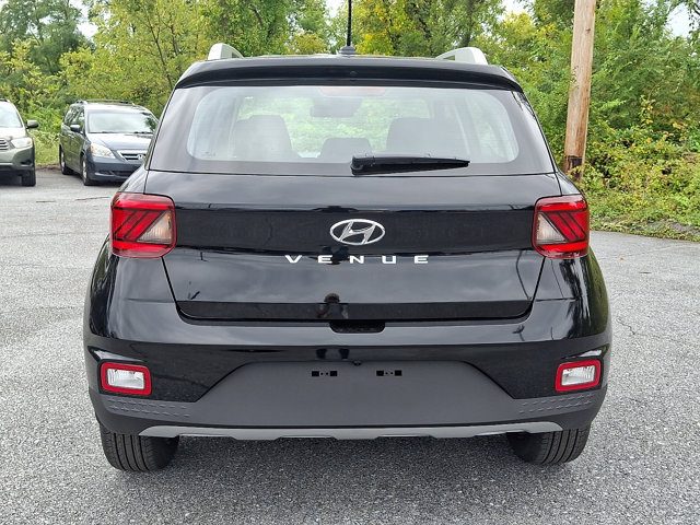 New 2026 Hyundai Venue SEL FWD image 3