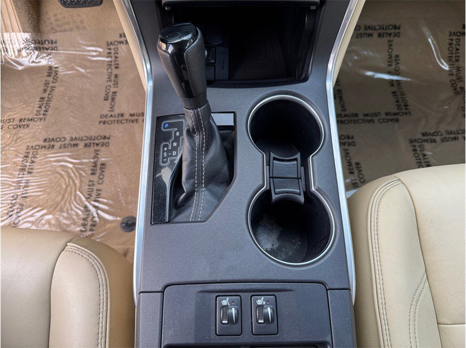 Used 2015 Toyota Camry XLE w/ Advanced Technology Package image 11