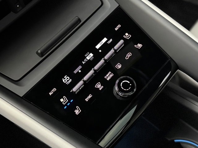 Certified 2025 Porsche Macan 4 Electric image 30