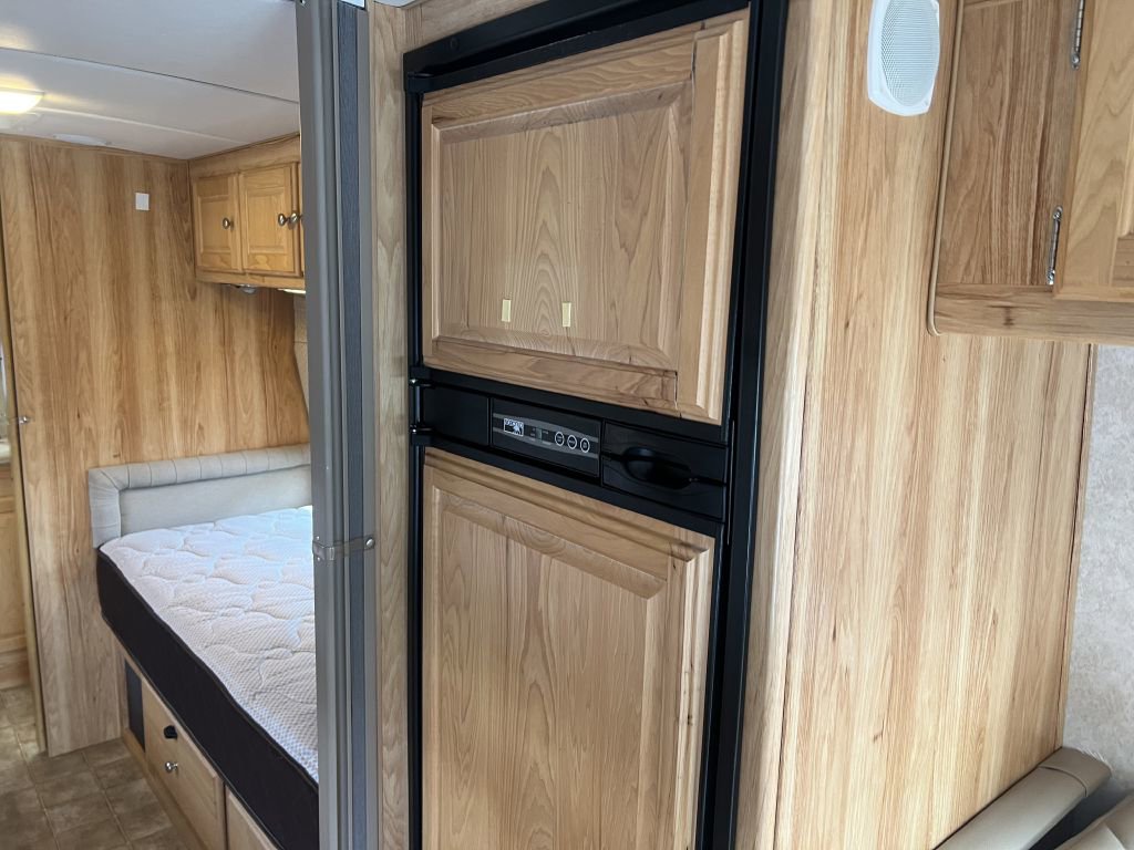 Used 2017 Ford E-450 and Econoline 450 Super Duty w/ Motorhome Prep Package image 76