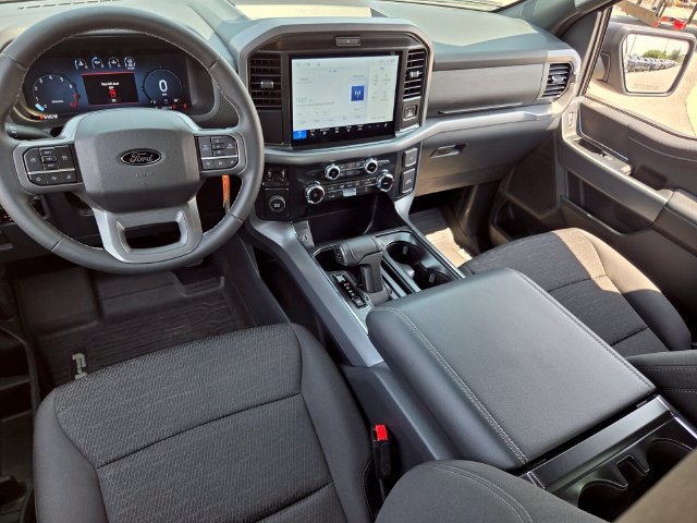 Used 2026 Ford F150 XLT w/ XLT Black Appearance Package RWD image 8