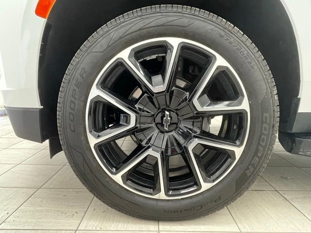 Used 2023 Chevrolet Tahoe RST w/ Luxury Package AWD/4WD image 11