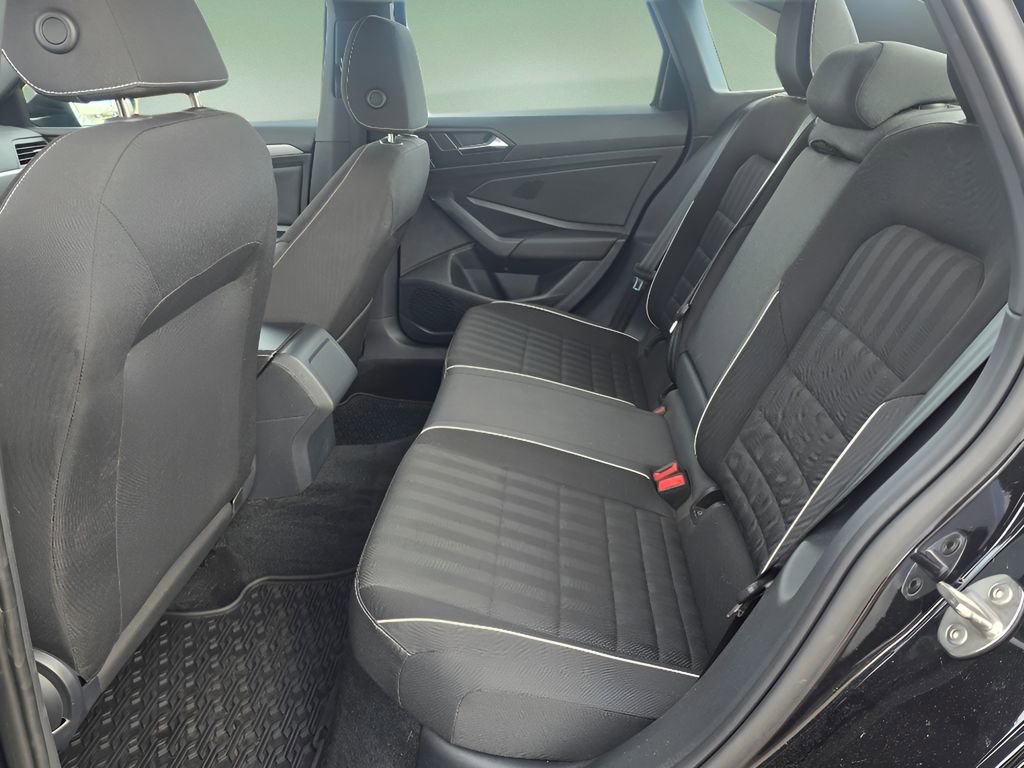 Used 2023 Volkswagen Jetta Sport image 14