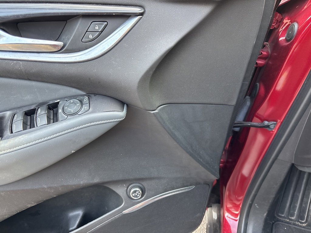 Used 2019 Buick Enclave Essence image 9