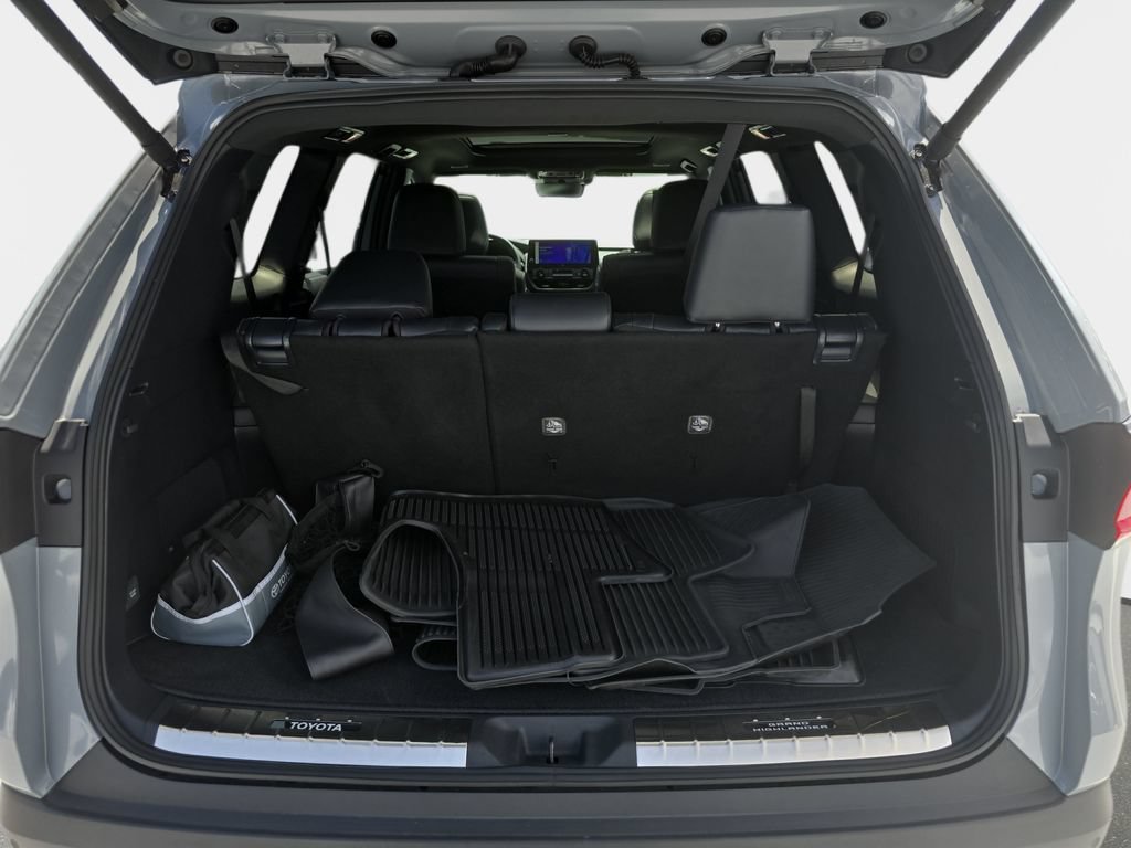 Used 2025 Toyota Grand Highlander AWD Hybrid image 15