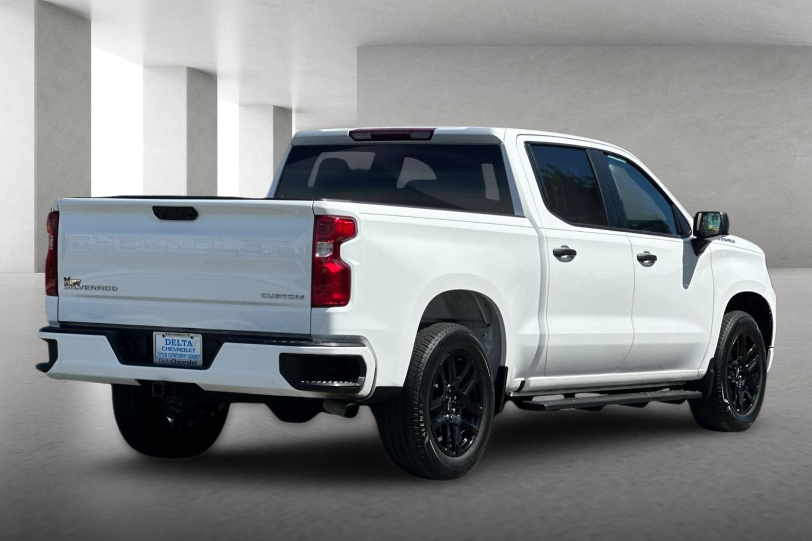 Used 2023 Chevrolet Silverado 1500 Custom RWD image 4