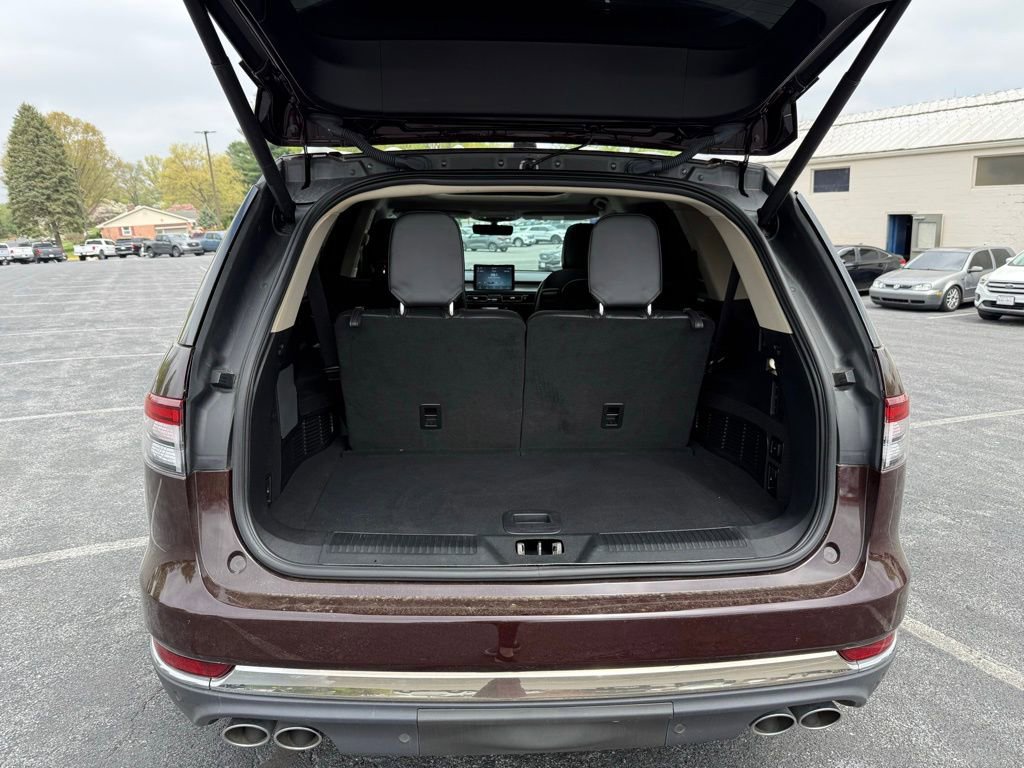 Used 2023 Lincoln Aviator AWD w/ Premium Package image 21
