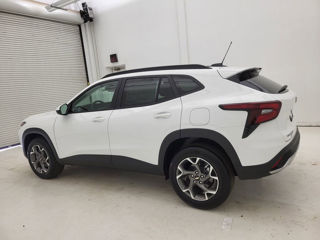 New 2026 Chevrolet Trax LT w/ Driver Confidence Package image 14