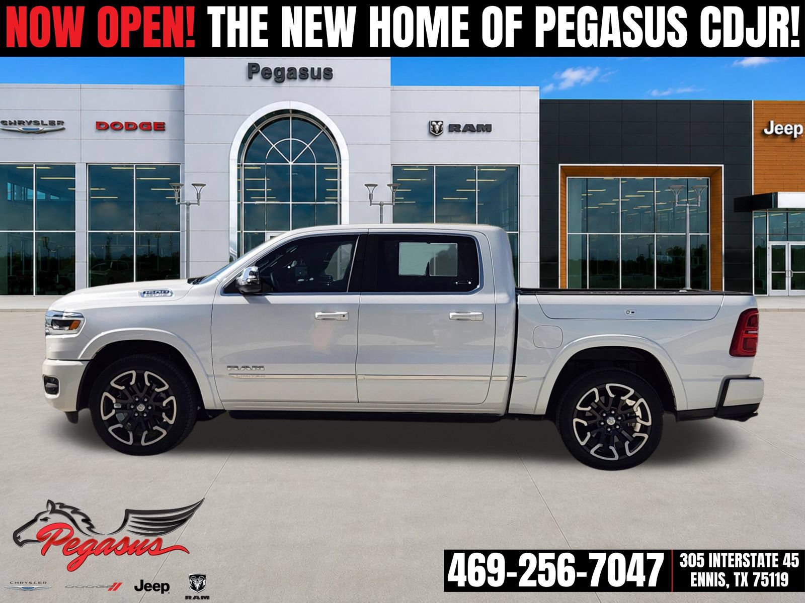 Used 2025 RAM 1500 Limited w/ Body Color Bumper Group AWD/4WD video 3