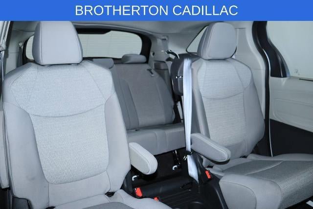 Used 2024 Toyota Sienna LE AWD/4WD image 23