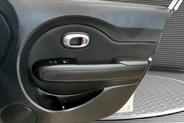 Used 2018 Kia Soul FWD image 24