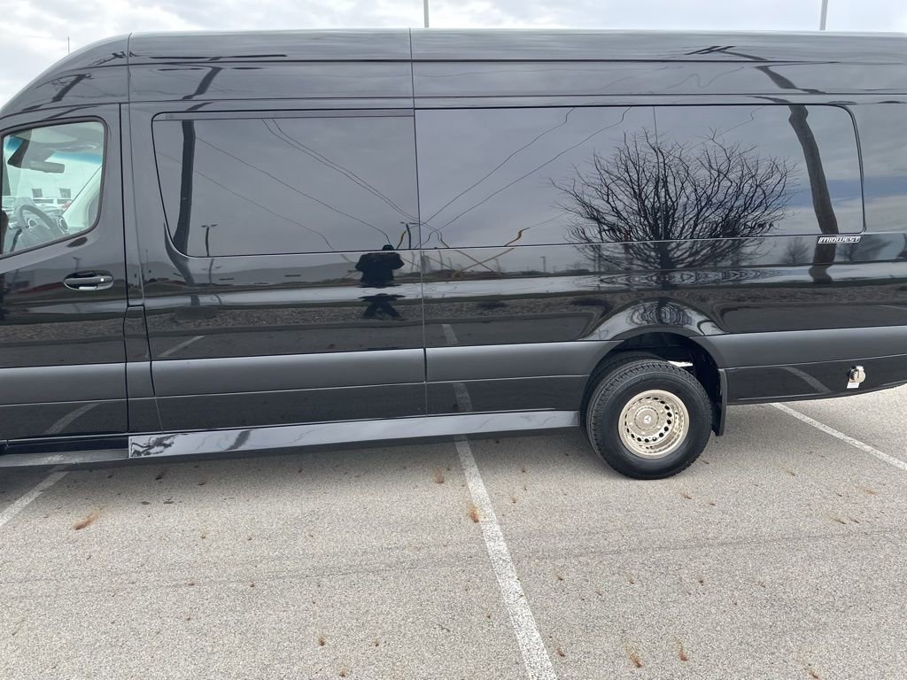 Used 2023 Mercedes-Benz Sprinter 3500 image 12