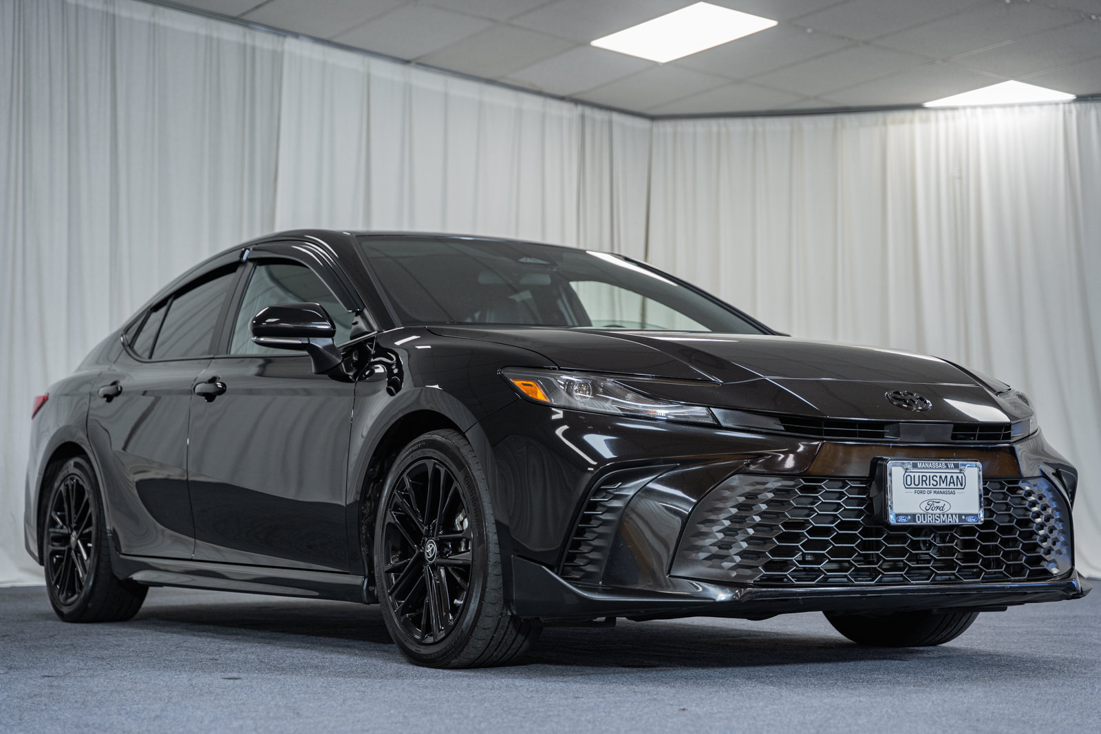 Used 2025 Toyota Camry SE