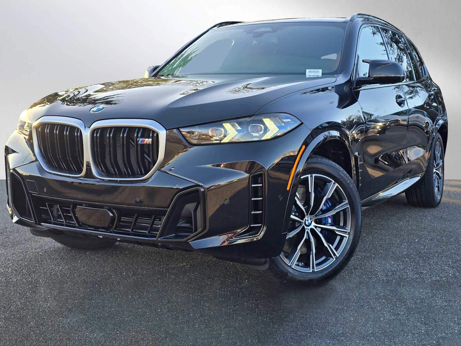 New 2025 BMW X5 M60i w/ Climate Comfort Package
