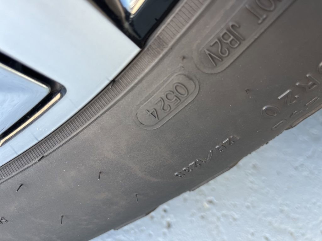 Used 2024 GMC Sierra 2500 Denali w/ Denali Reserve Package image 9