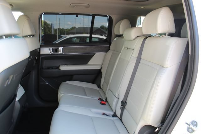 Used 2025 Hyundai Santa Fe Limited AWD/4WD image 30