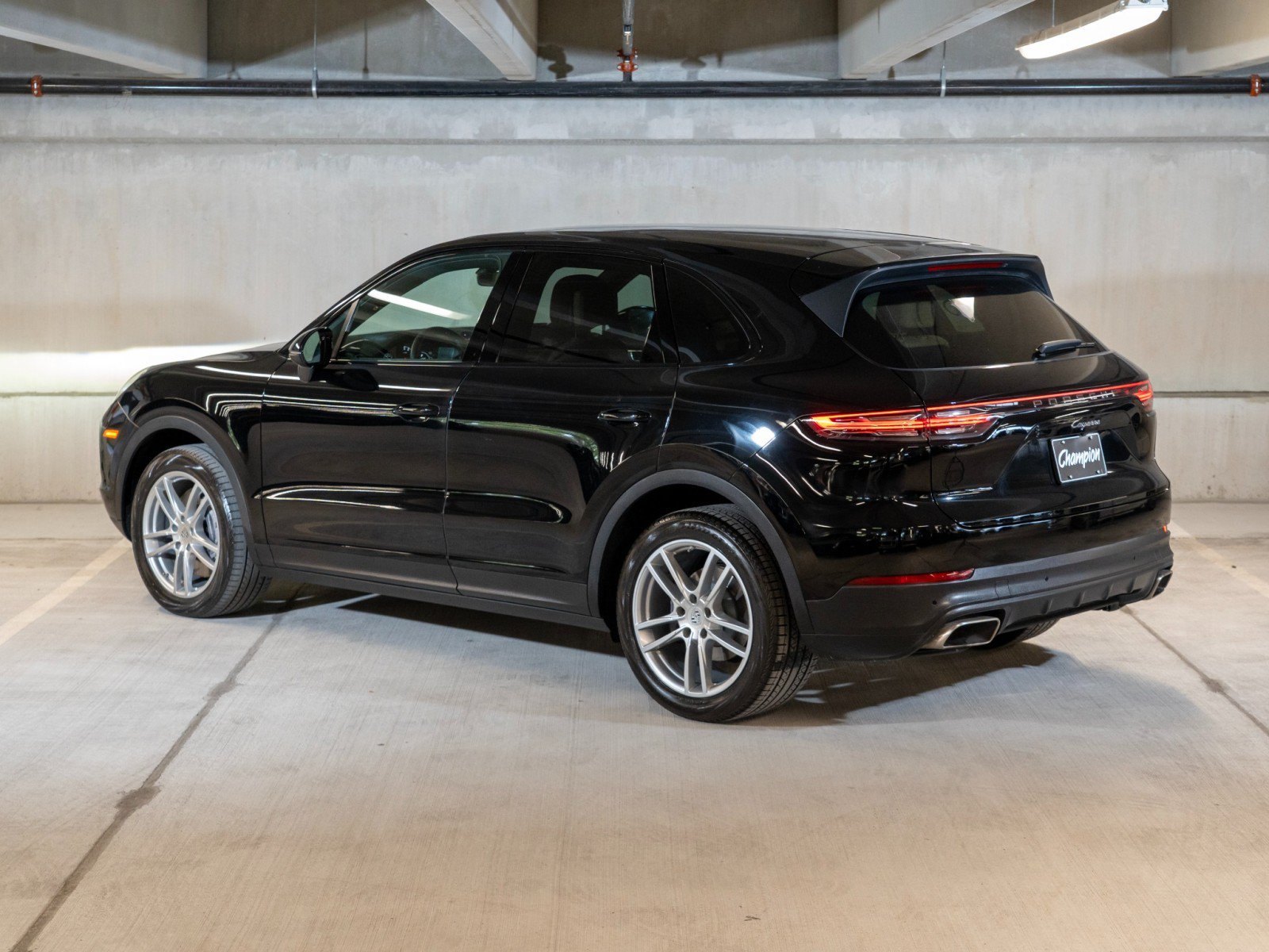 Certified 2022 Porsche Cayenne AWD/4WD image 3