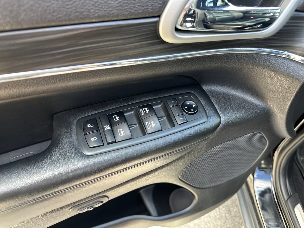 Used 2020 Jeep Grand Cherokee Limited RWD image 19