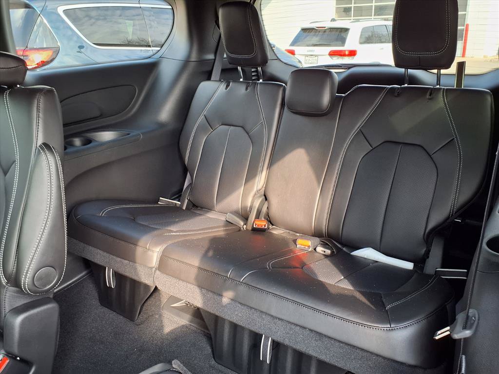 New 2026 Chrysler Voyager LX FWD image 12