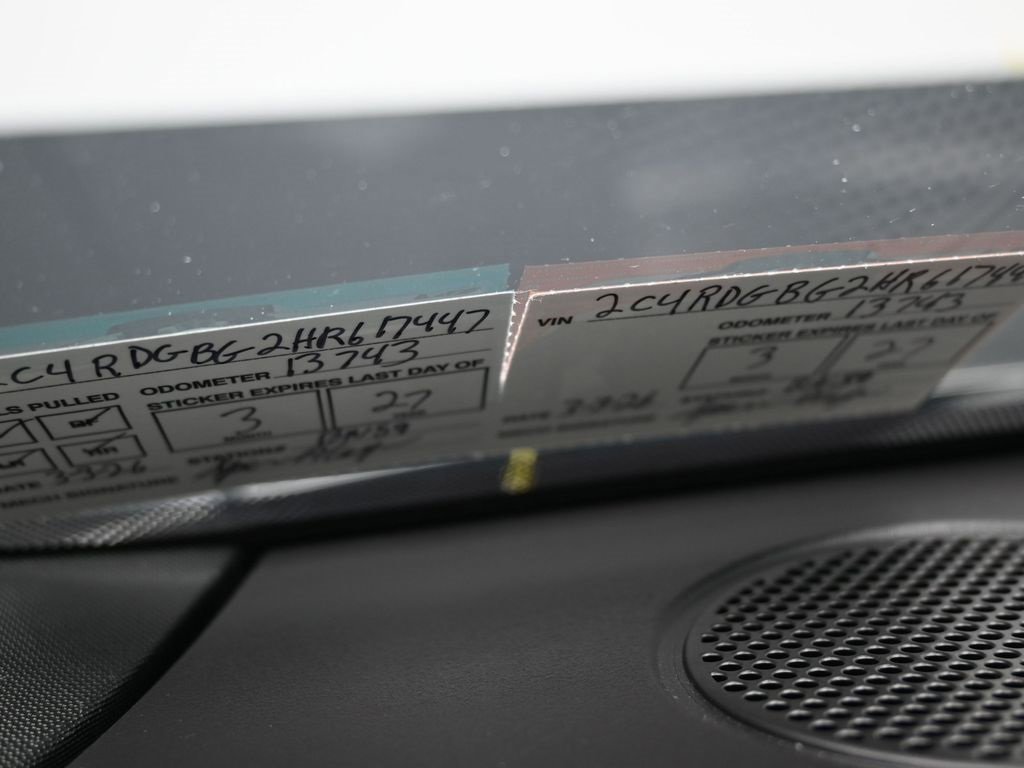 Used 2017 Dodge Grand Caravan SE image 10