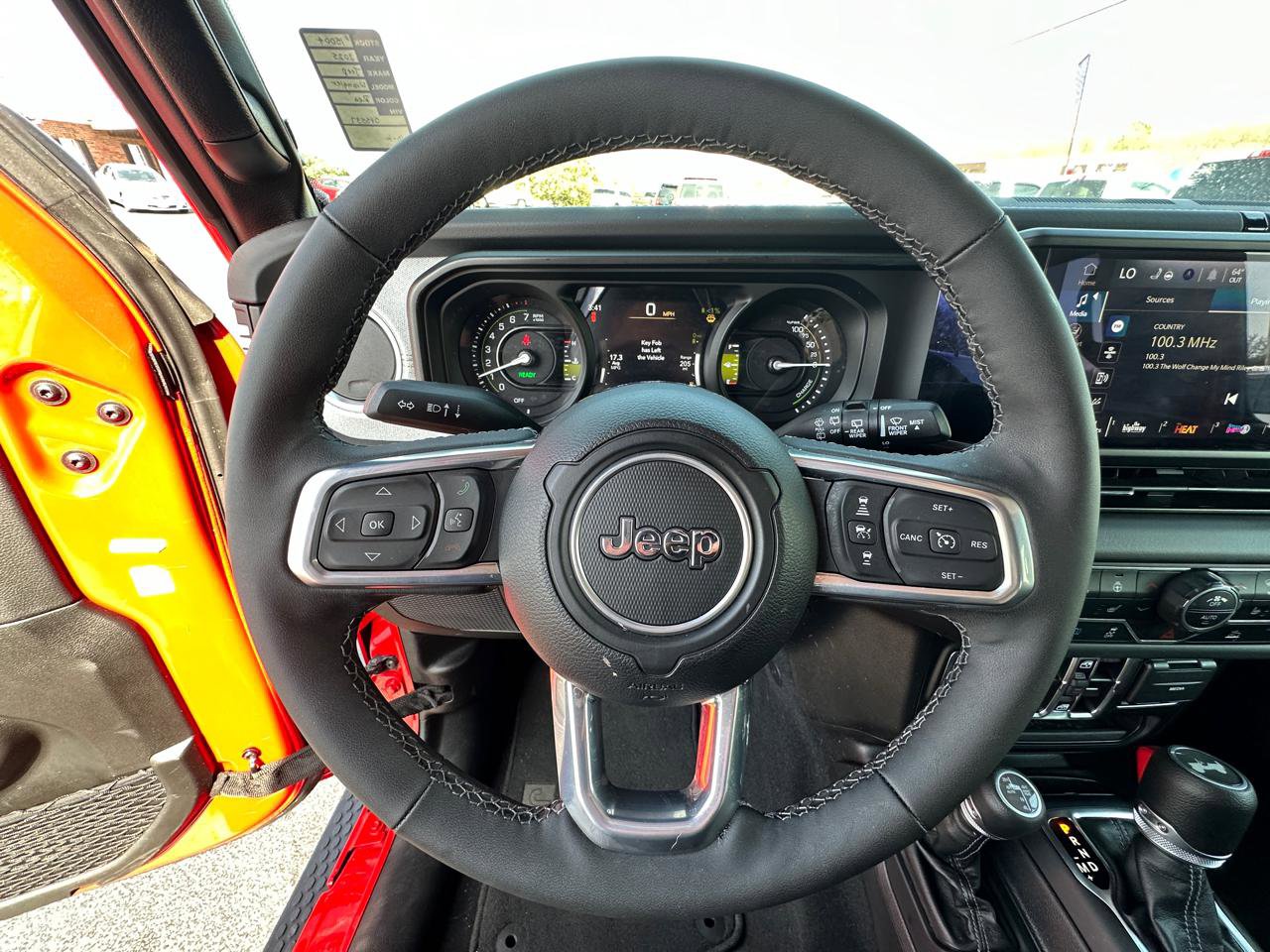 Used 2025 Jeep Wrangler Sahara image 12