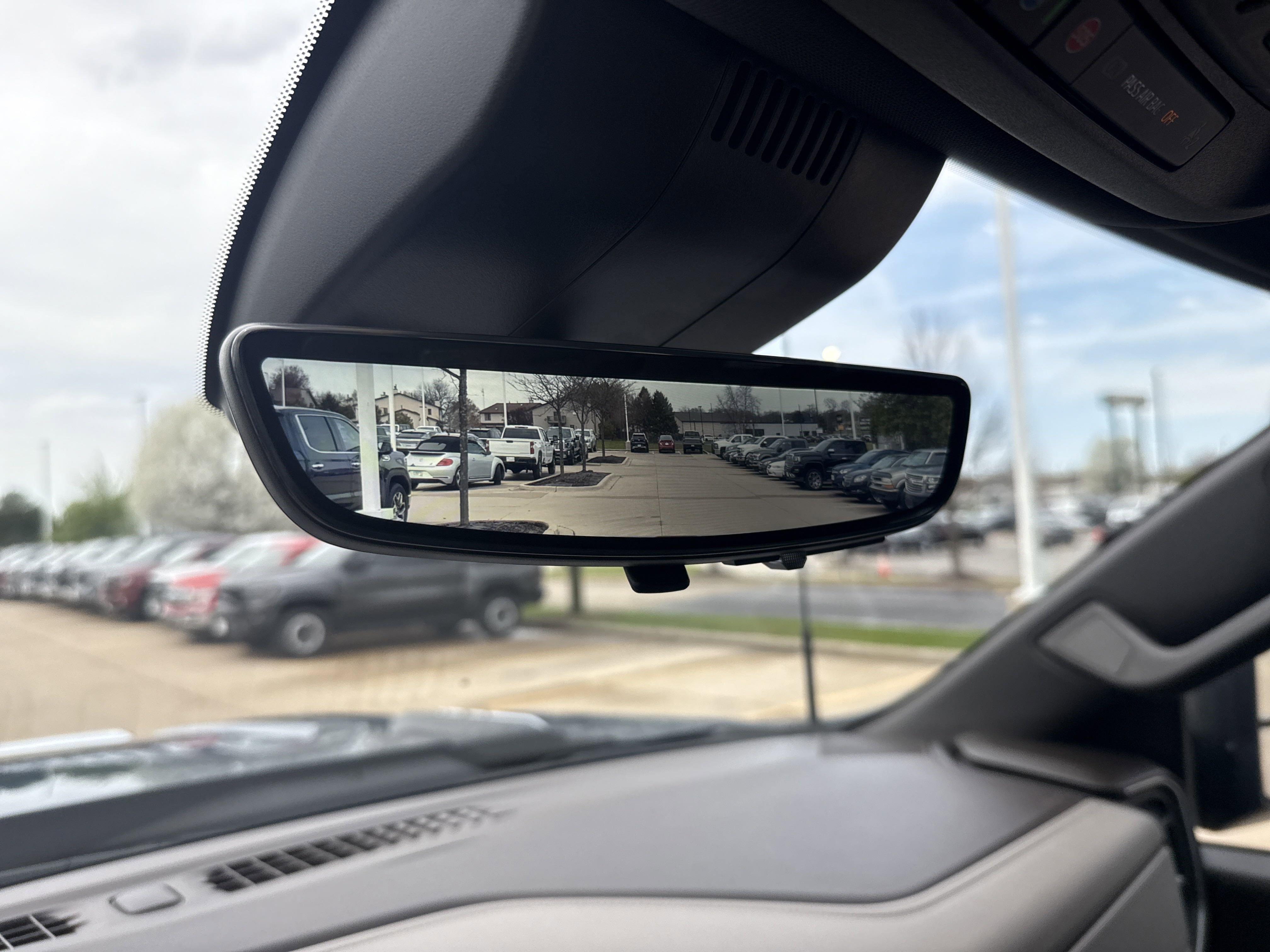 Used 2024 Chevrolet Silverado 3500 LTZ w/ LTZ Premium Package image 20