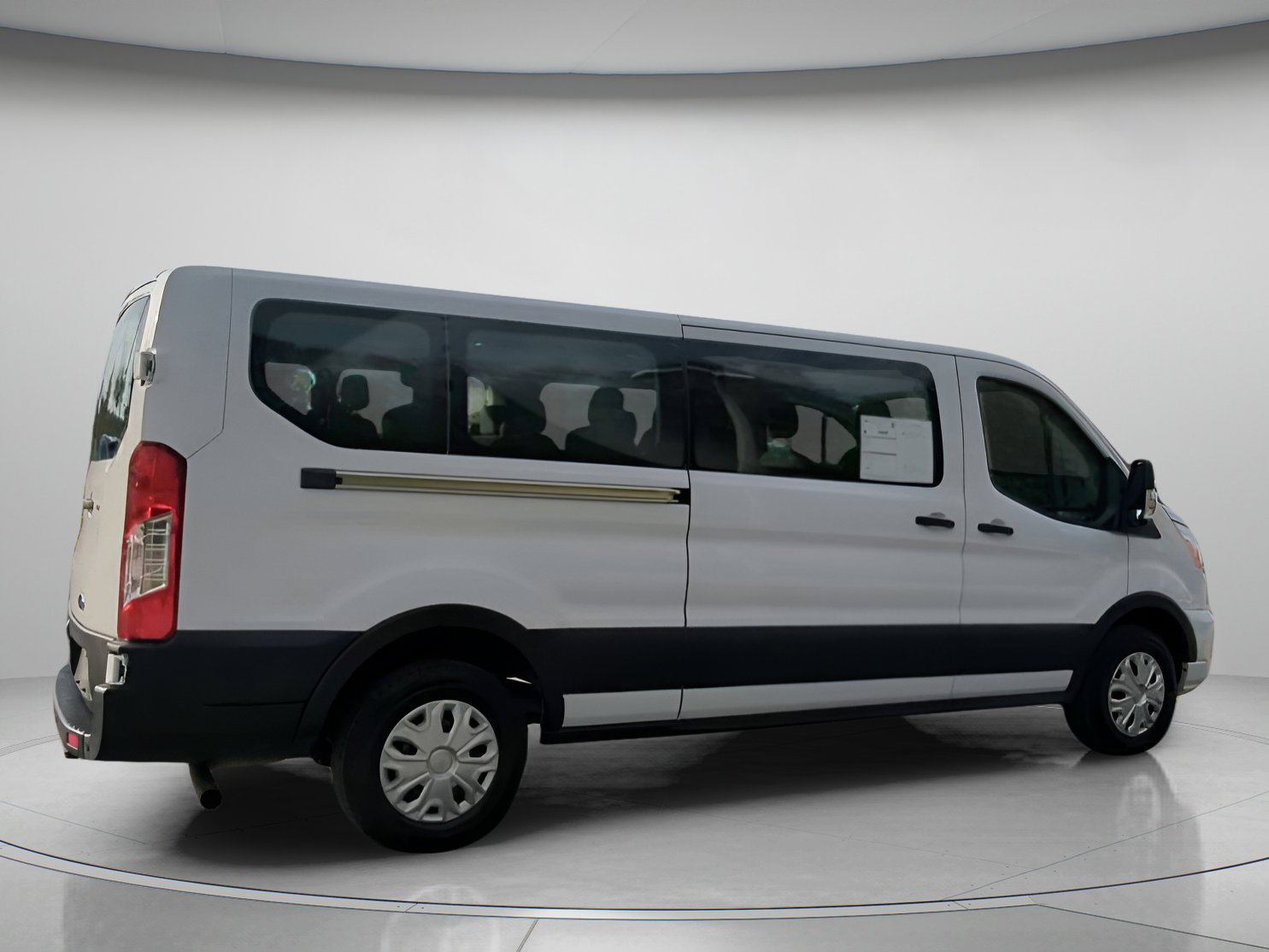 Certified 2022 Ford Transit 350 XLT image 29
