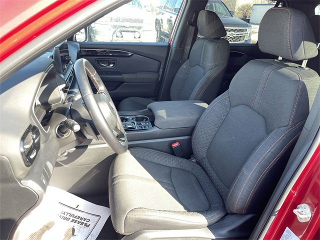 Used 2025 Honda Pilot Sport image 11