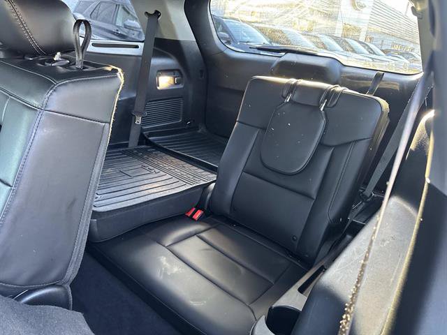 Used 2023 Ford Explorer XLT w/ Equipment Group 202A AWD/4WD image 32